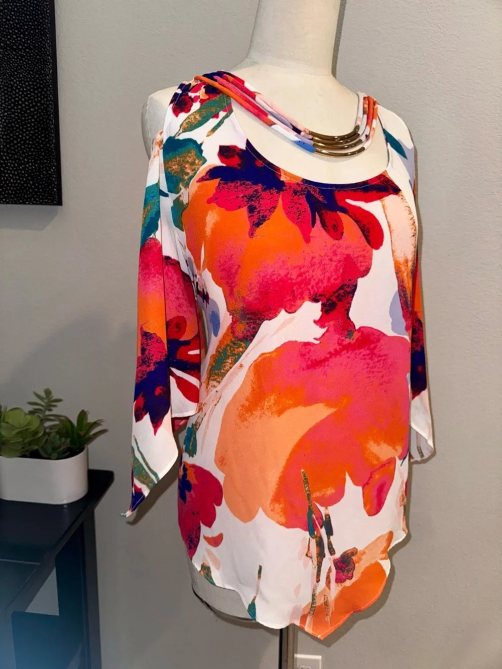 *NWT* BOLD Elements Floral Cold Shoulder Top XL - Picture 2 of 8